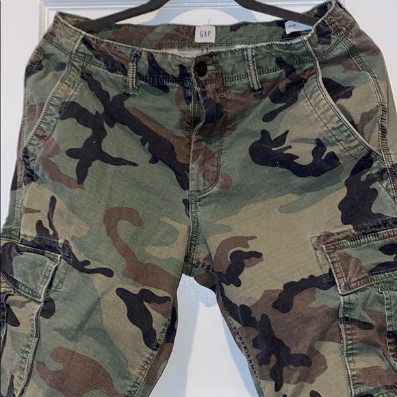 Slim fit Men’s Camo Cargo Pants